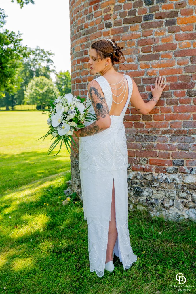 Crédit photo : Guillaume Delaplace Photographe
Robe contemporaine revisitée, inspirée par l’élégance des années 20.